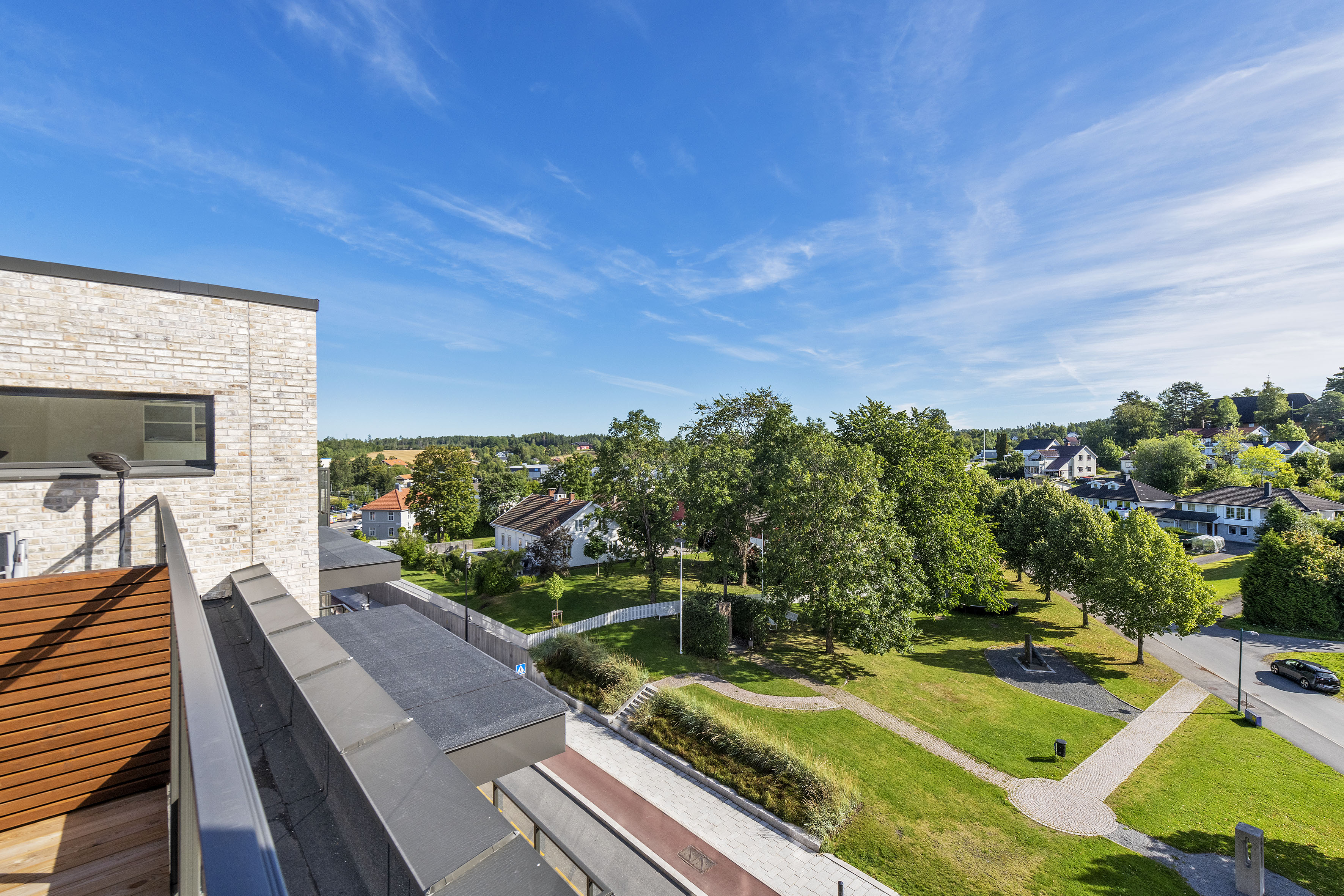 Takterasse på Wessel Park med utsikt over nabolaget