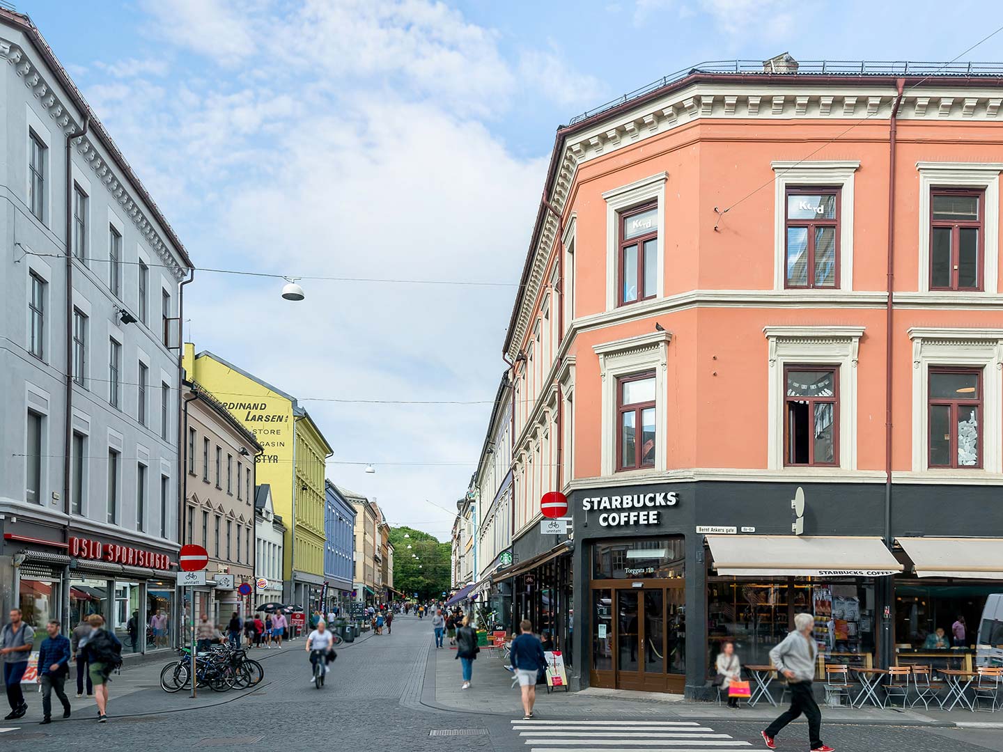 Torggata - mennesker og butikker