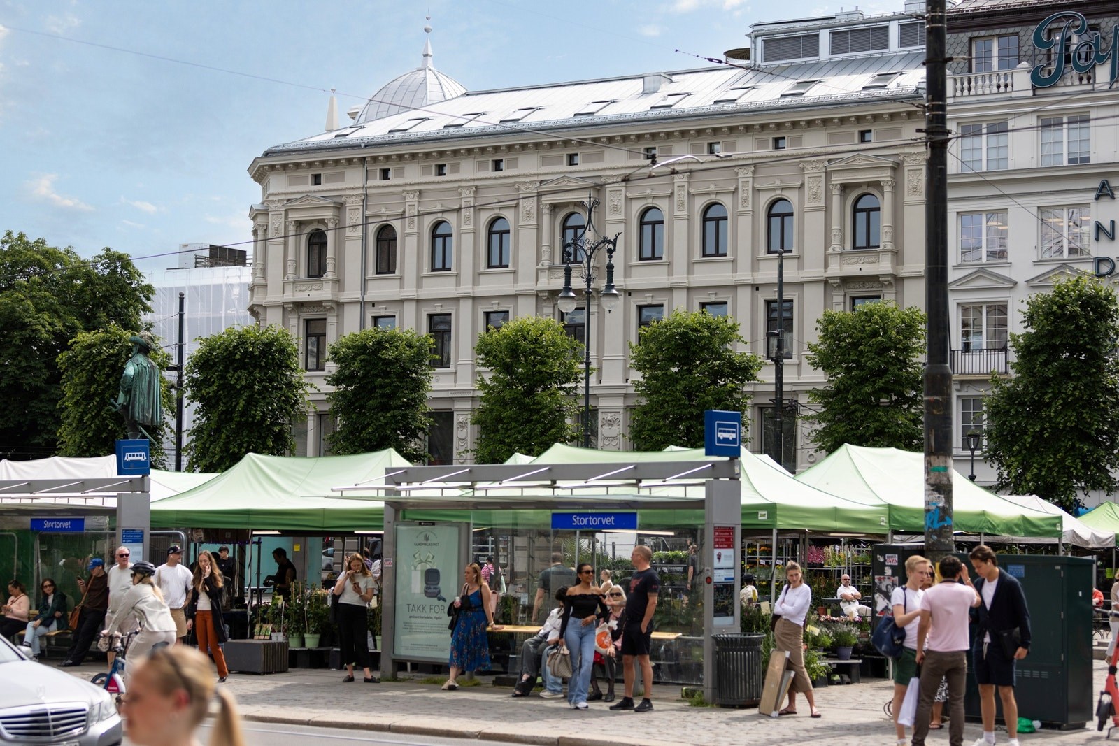 Eiendommen ligger rett ved Stortorvet